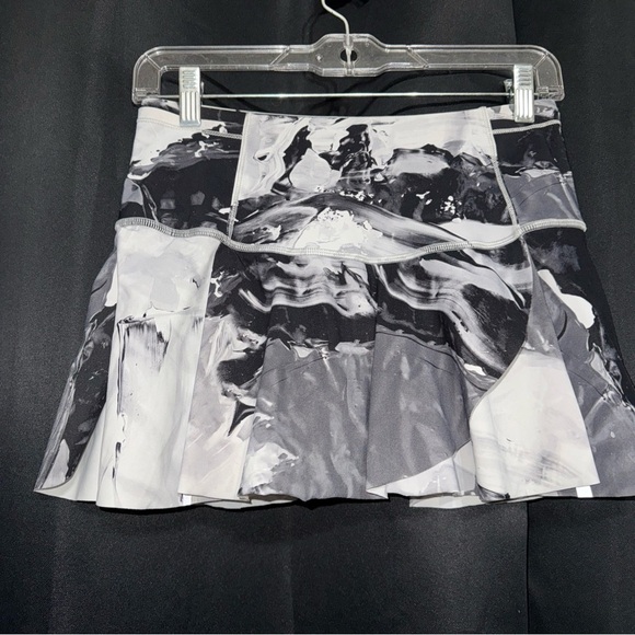 Lululemon Hit Your Stride Skirt - Picture 1 of 10
